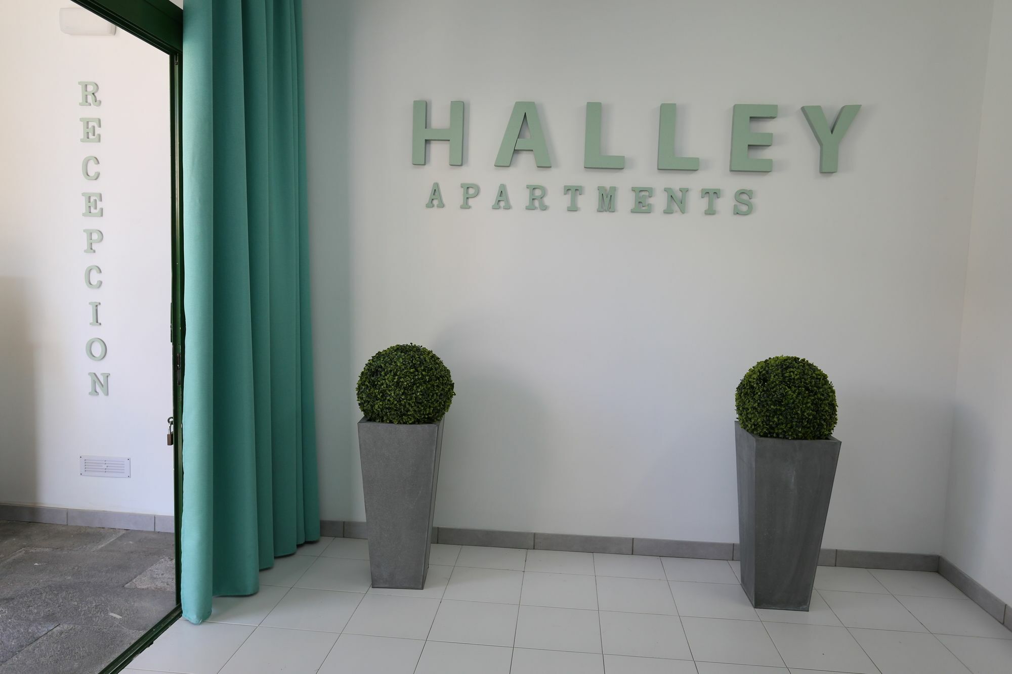 Apartamentos Halley Puerto Rico  Exteriér fotografie